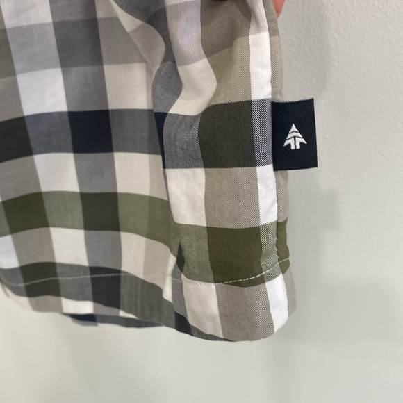 Checkered green blue grey woods short sleeve button down shirt - Picture 7 of 7